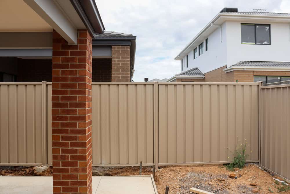 What Are My Rights When My Neighbor Owns the Wall I Want to Paint Banbury?
